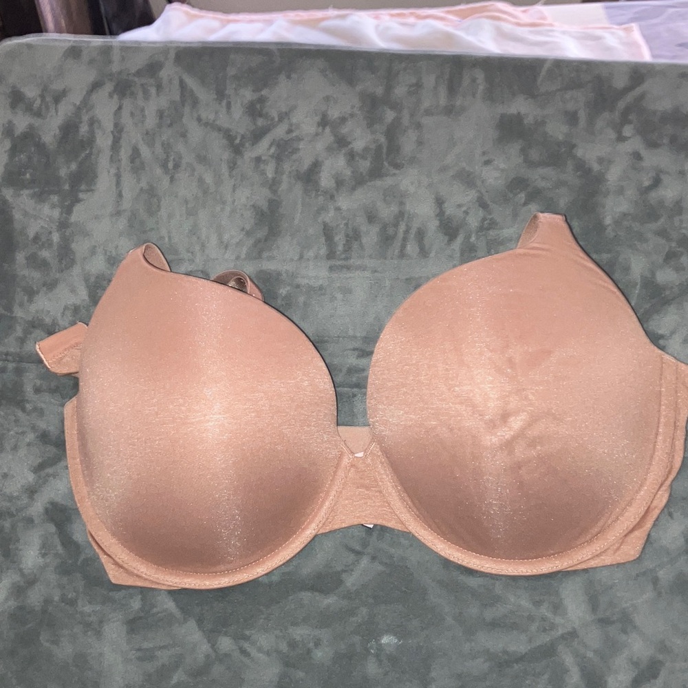 Victoria's Secret Light Brownt-shirt  Bra